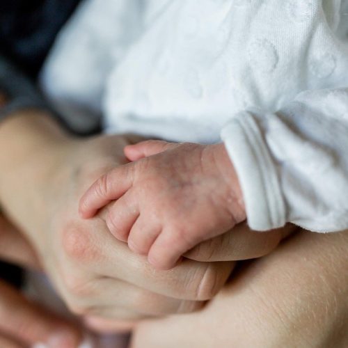 Conquering the Chaos: Essential Hacks for Busy Moms 